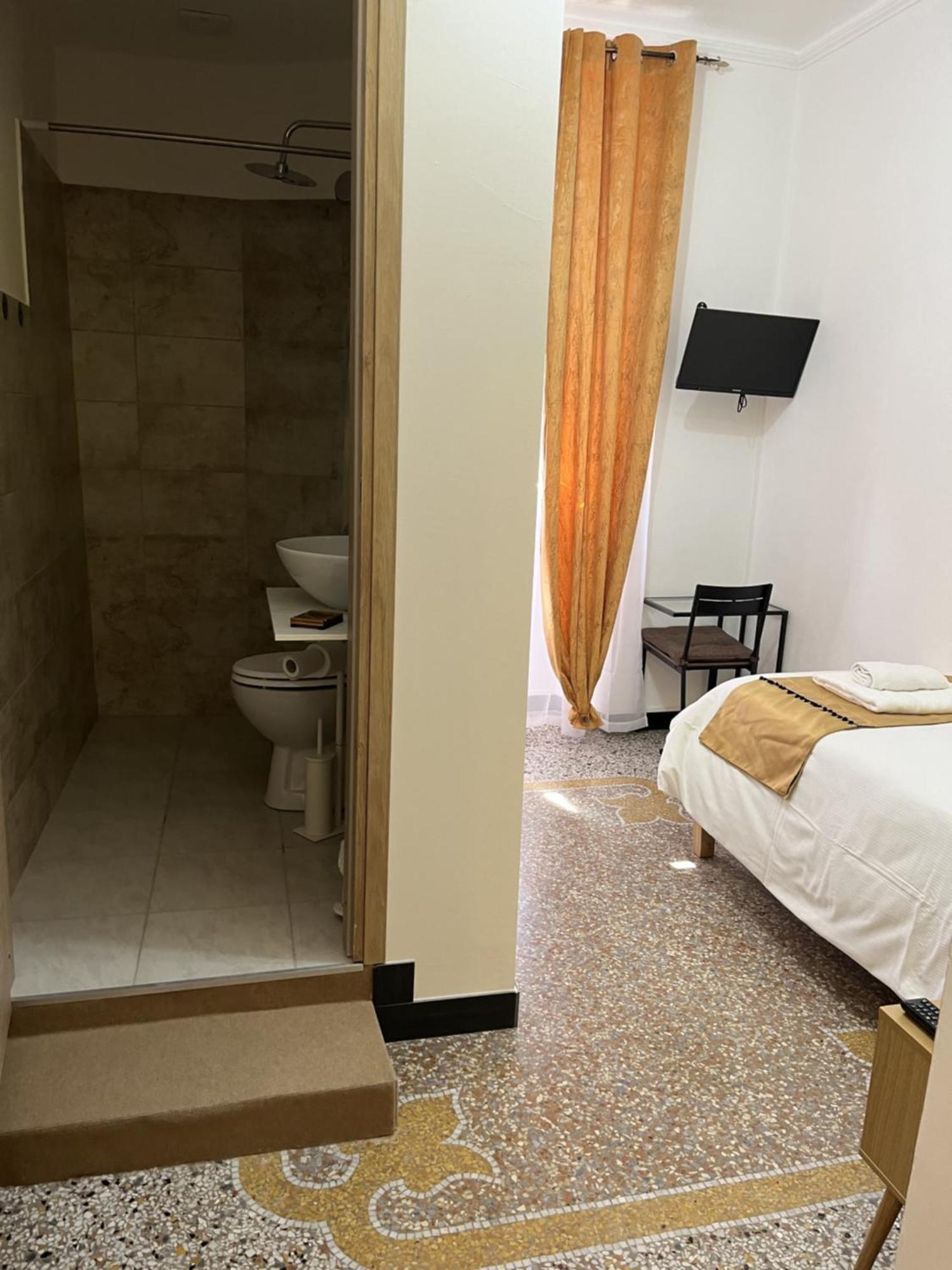 Genova Gold Rooms Pokoj fotografie
