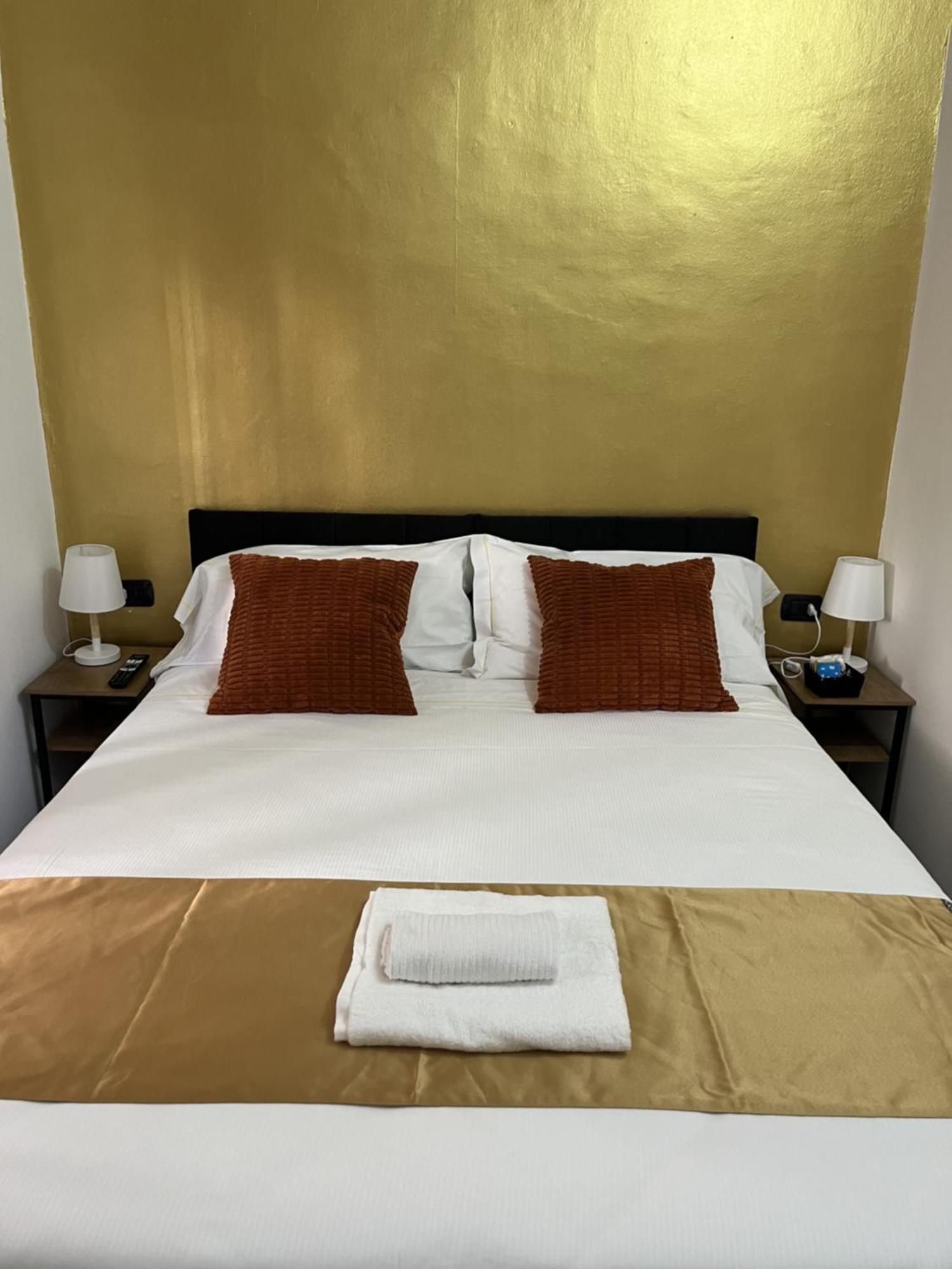 Genova Gold Rooms Pokoj fotografie